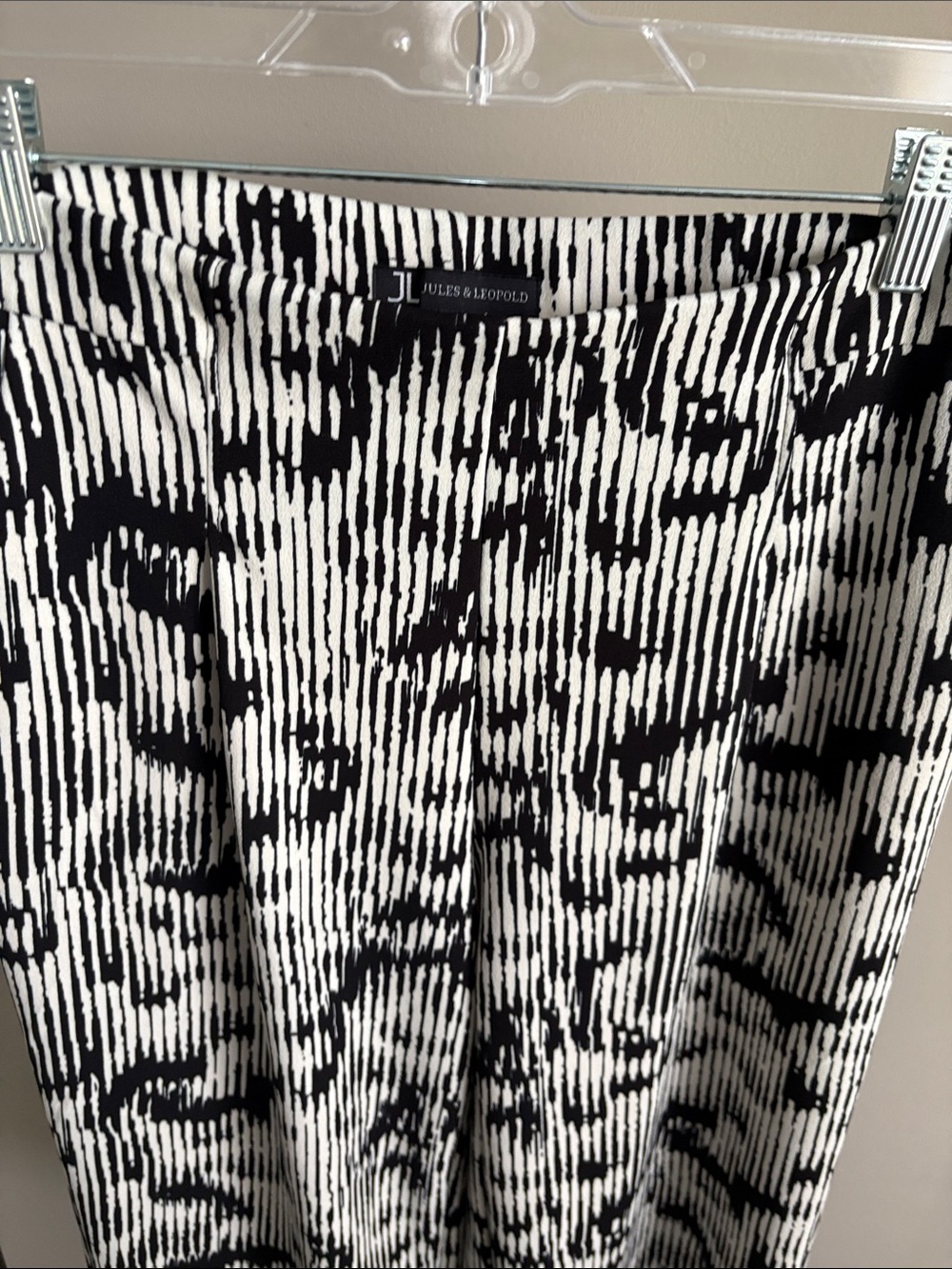 Jules & Leopold Black and White Abstract Stripe wide leg cropped pants